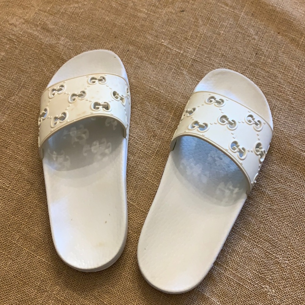 Gucci slides / slippers